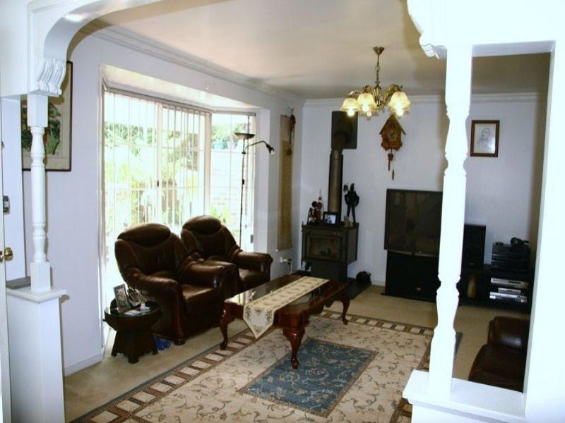 11 Phoenix Place, Illawong NSW 2234