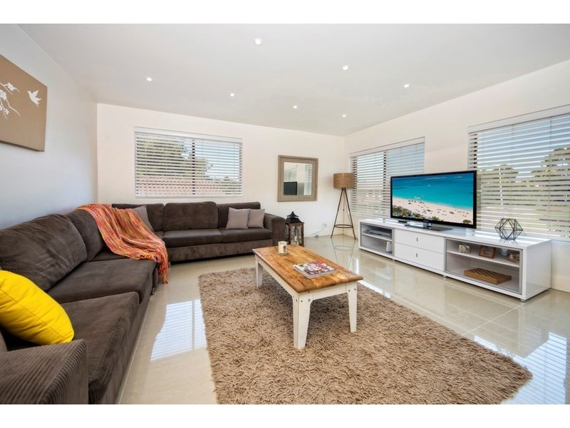 9 Empire Place, Illawong NSW 2234