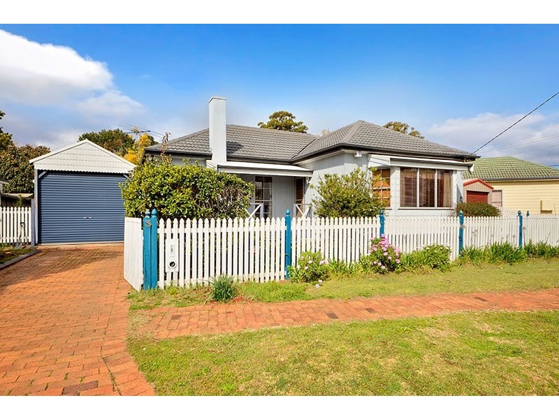 3 Glasgow Street, Wattle Grove NSW 2173