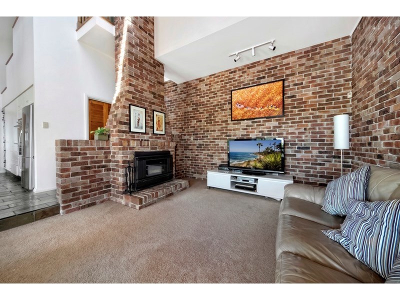 40 Mariner Road, Illawong NSW 2234