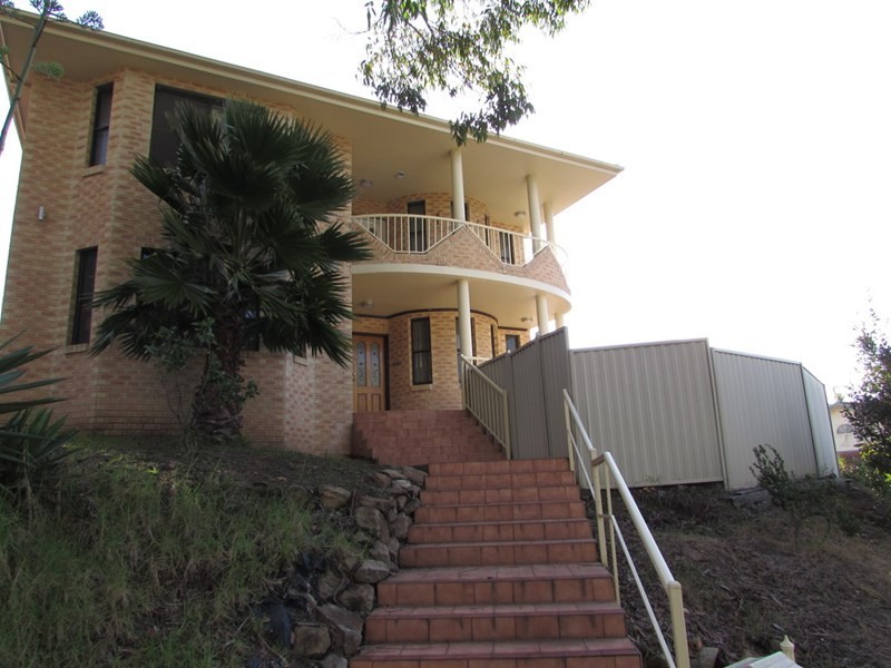 10 Beaumaris Drive, Menai NSW 2234
