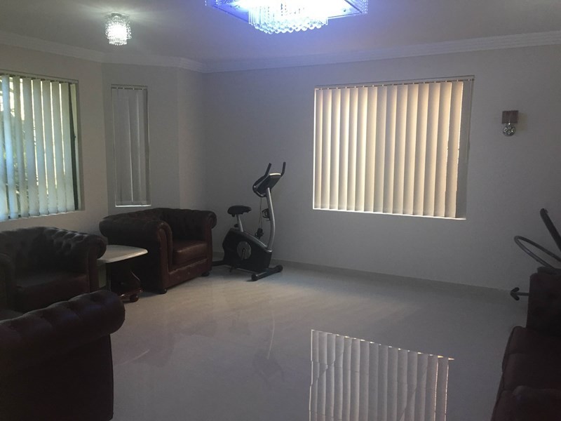 10 Beaumaris Drive, Menai NSW 2234