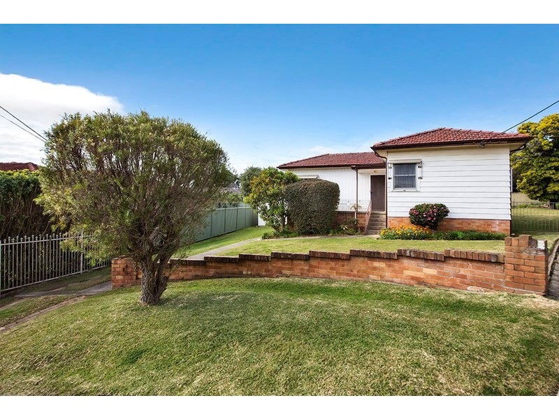 10 Wolstenholme Avenue, Gymea NSW 2227