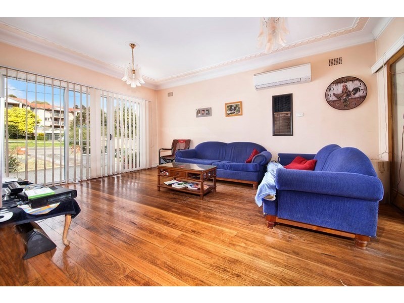 35 Leonay Street, Sutherland NSW 2232