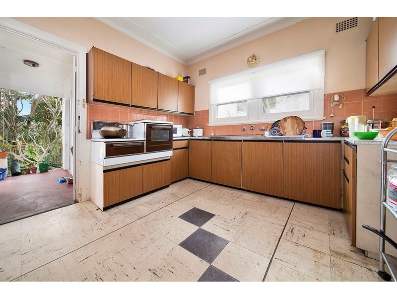 35 Leonay Street, Sutherland NSW 2232