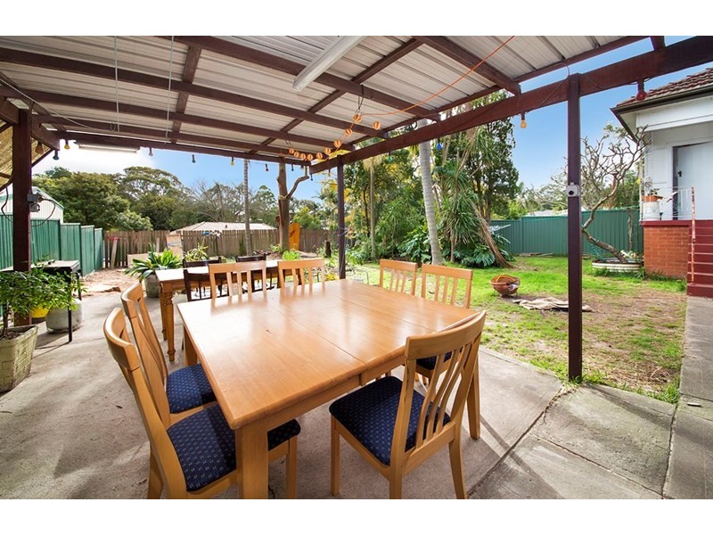 35 Leonay Street, Sutherland NSW 2232