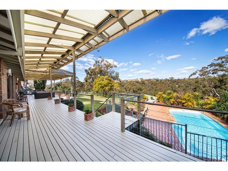 10 Bampton Avenue, Illawong NSW 2234