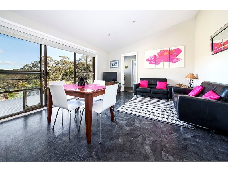 10 Bampton Avenue, Illawong NSW 2234