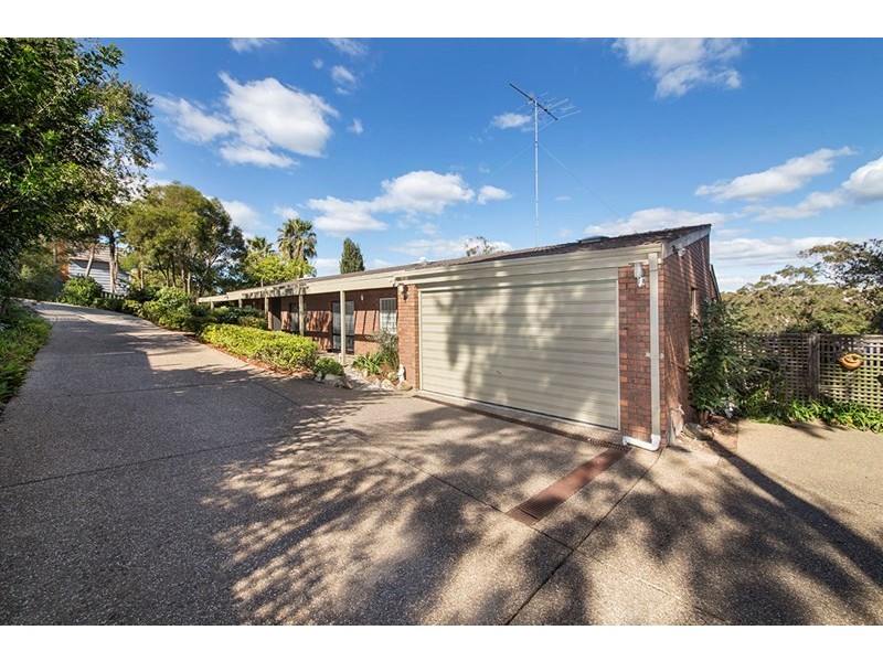 10 Bampton Avenue, Illawong NSW 2234
