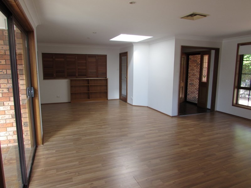 212 Fowler Road, Illawong NSW 2234