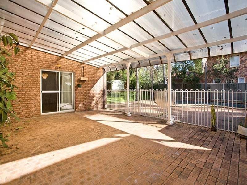 8 Sproule Road, Illawong NSW 2234