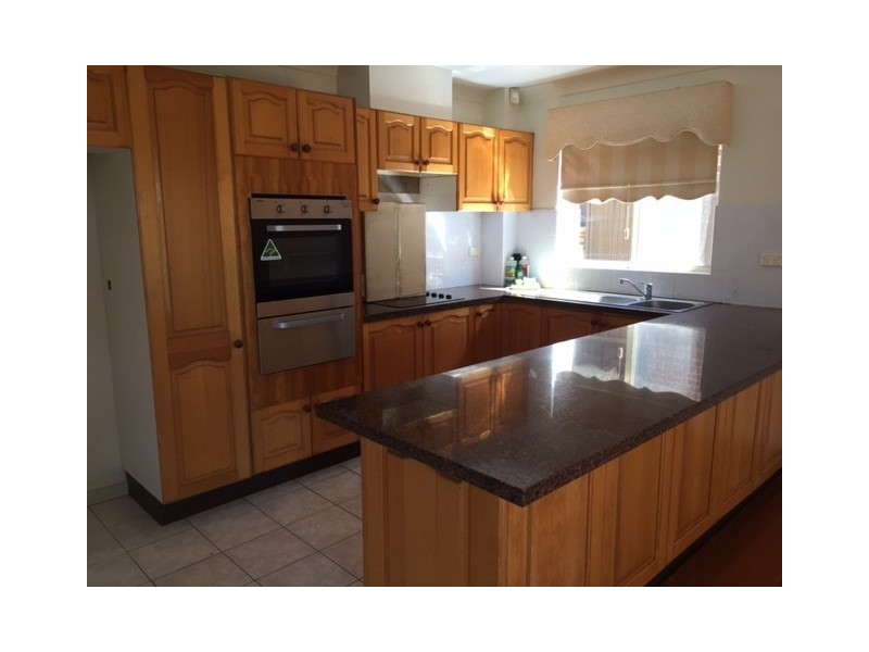 4/2A Charlotte Place, Illawong NSW 2234