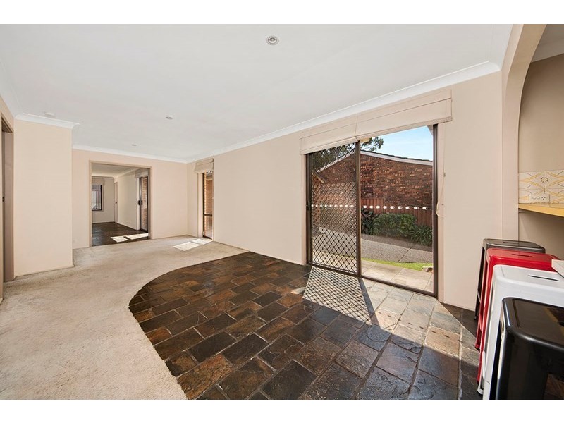 11 Mariner Road, Illawong NSW 2234