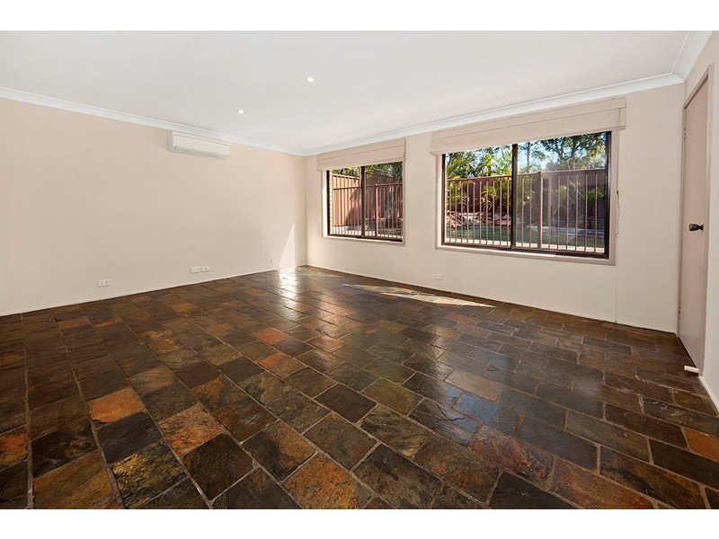 11 Mariner Road, Illawong NSW 2234