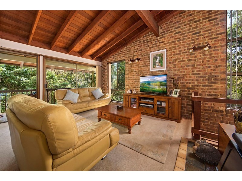 8 Old Ferry Road, Illawong NSW 2234