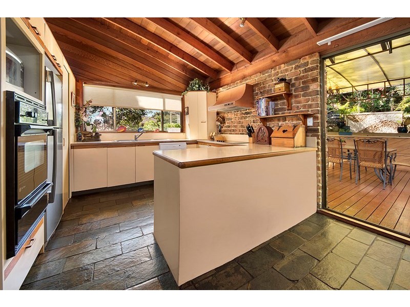 8 Old Ferry Road, Illawong NSW 2234