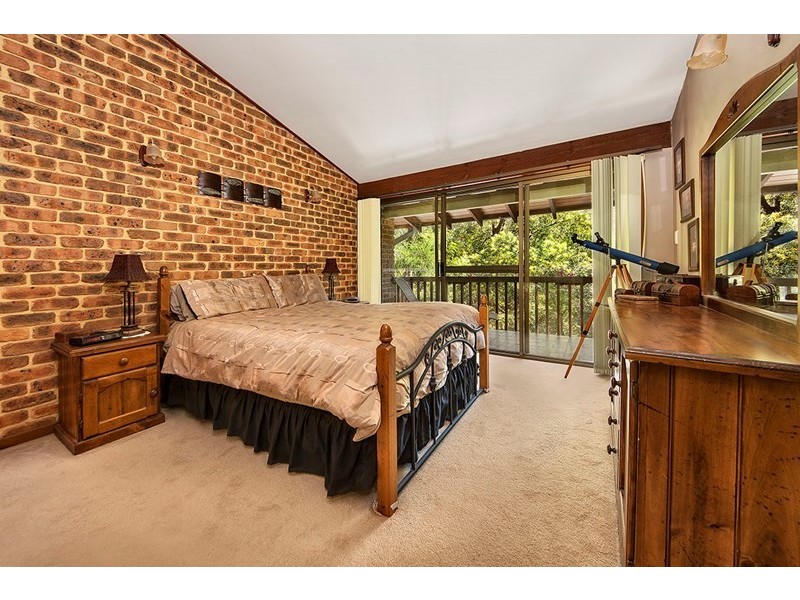 8 Old Ferry Road, Illawong NSW 2234