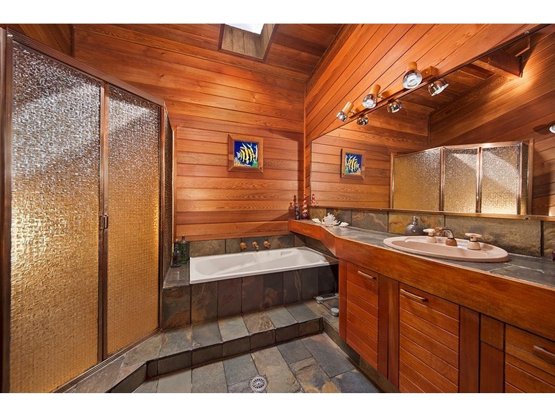 8 Old Ferry Road, Illawong NSW 2234