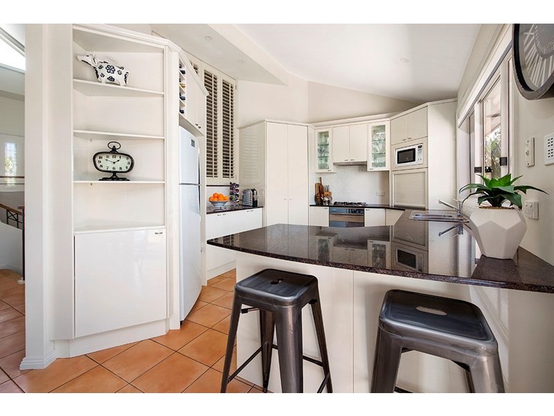 42 Mariner Road, Illawong NSW 2234