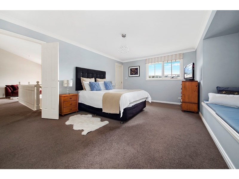 15 Burley Close, Illawong NSW 2234