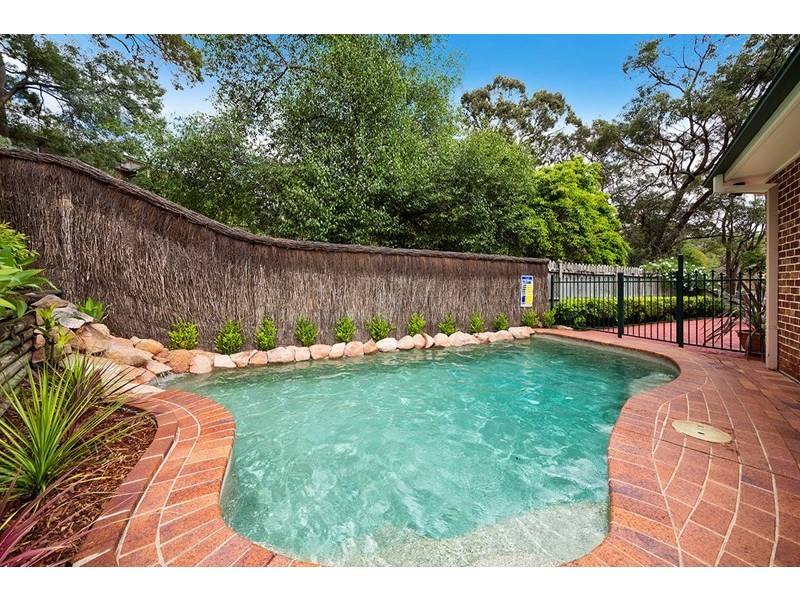 15 Burley Close, Illawong NSW 2234