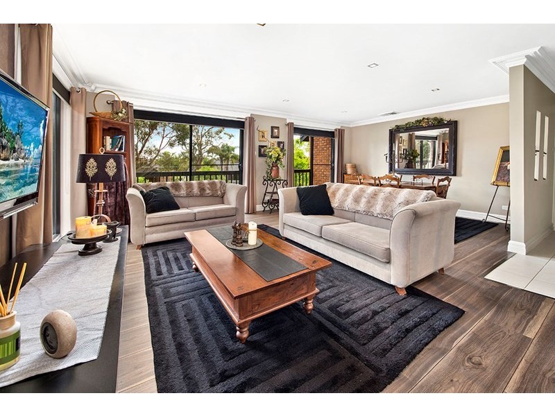 39 Jervis Drive, Illawong NSW 2234