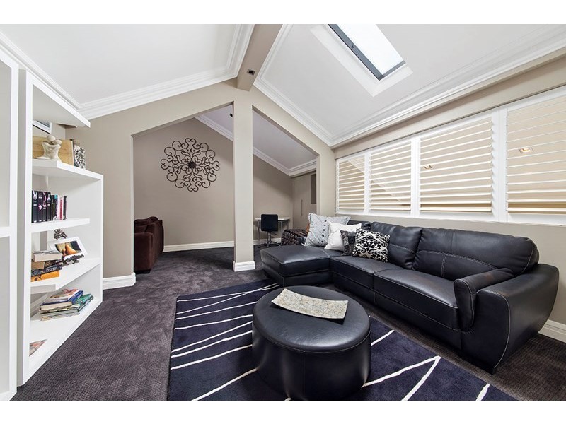 39 Jervis Drive, Illawong NSW 2234
