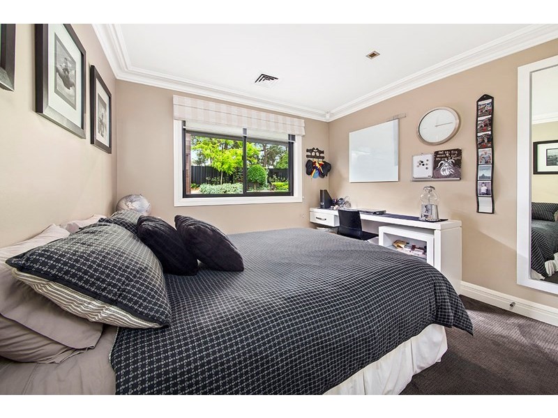 39 Jervis Drive, Illawong NSW 2234