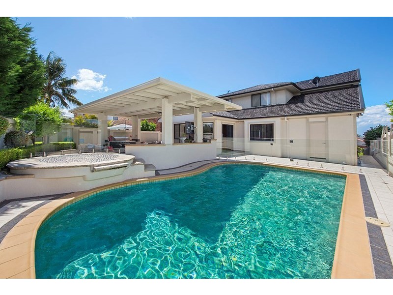 9 Kinsella Street, Illawong NSW 2234