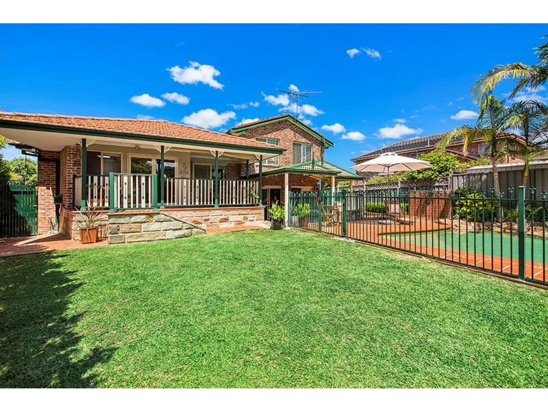 4 Lemongum Place, Alfords Point NSW 2234