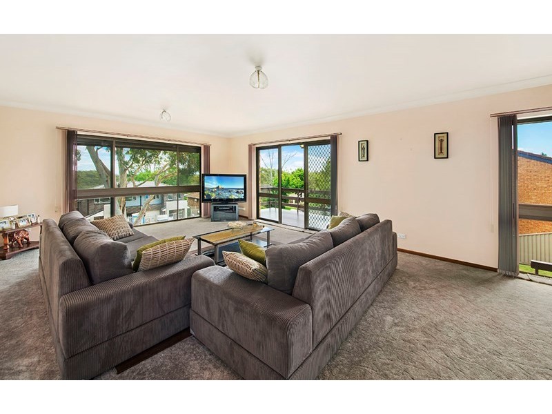 129 Hall Drive, Menai NSW 2234