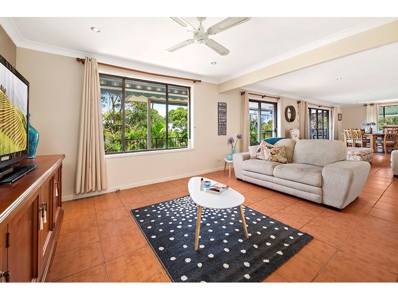 35 Barnes Cresent, Menai NSW 2234