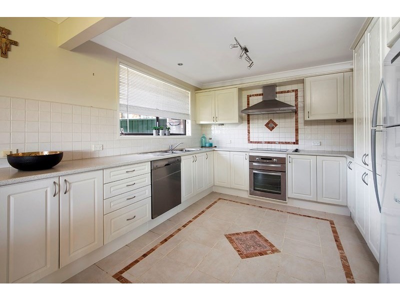 35 Barnes Cresent, Menai NSW 2234