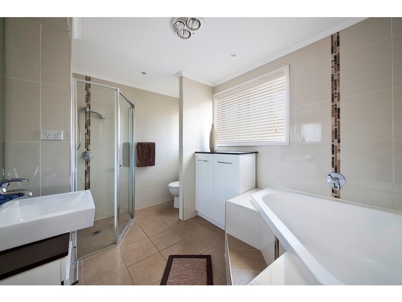 8 Empire Place, Illawong NSW 2234