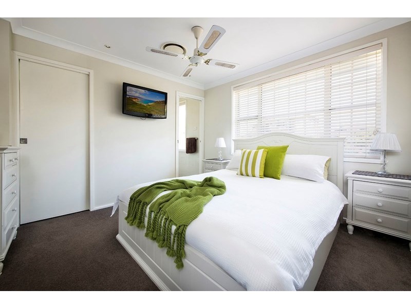 8 Empire Place, Illawong NSW 2234