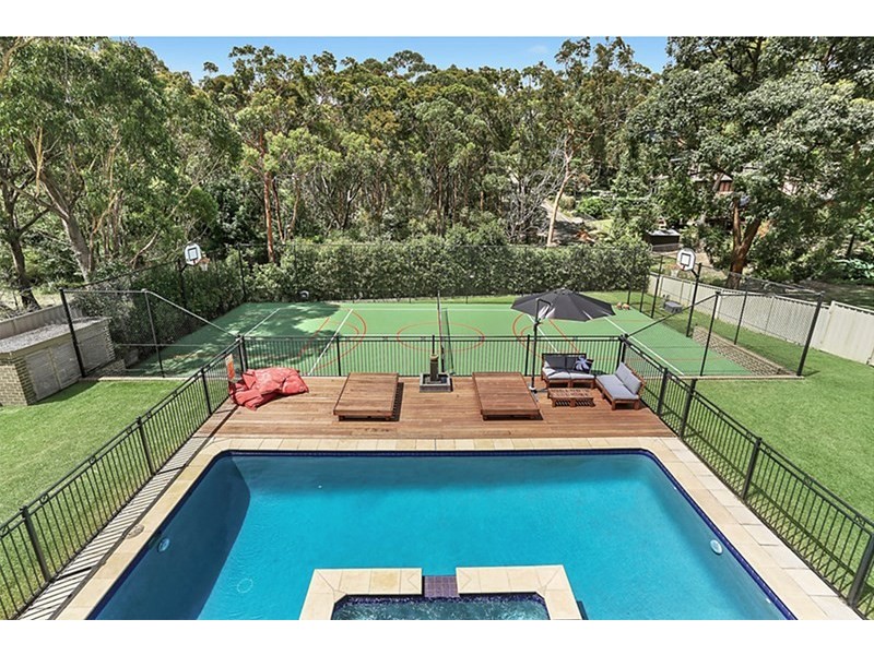 7 Tabard Place, Illawong NSW 2234