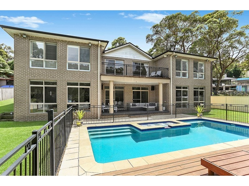 7 Tabard Place, Illawong NSW 2234