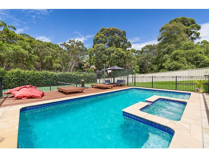 7 Tabard Place, Illawong NSW 2234