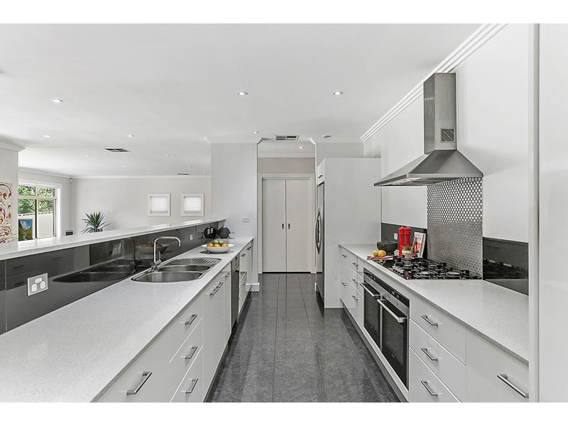 7 Tabard Place, Illawong NSW 2234