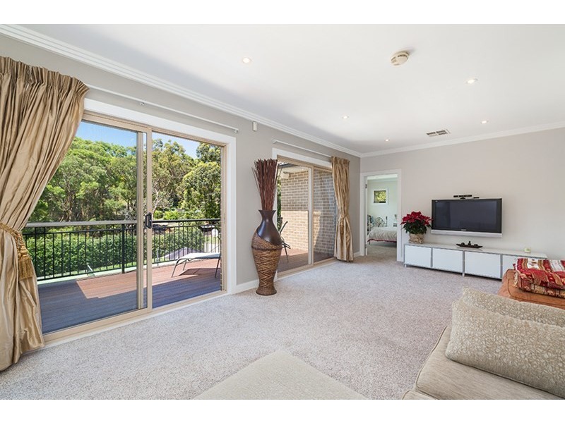 7 Tabard Place, Illawong NSW 2234