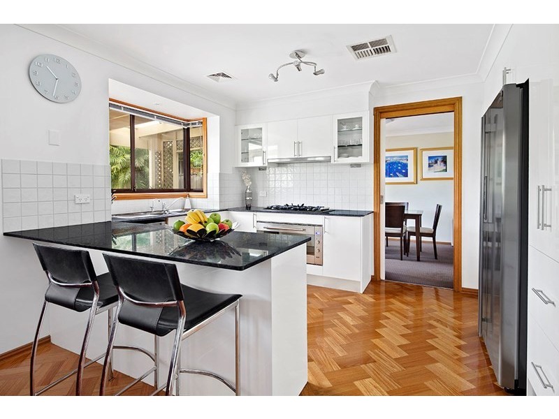 16 Moreton Road, Illawong NSW 2234