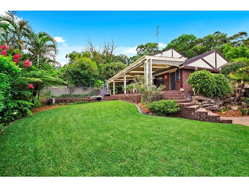 16 Moreton Road, Illawong NSW 2234