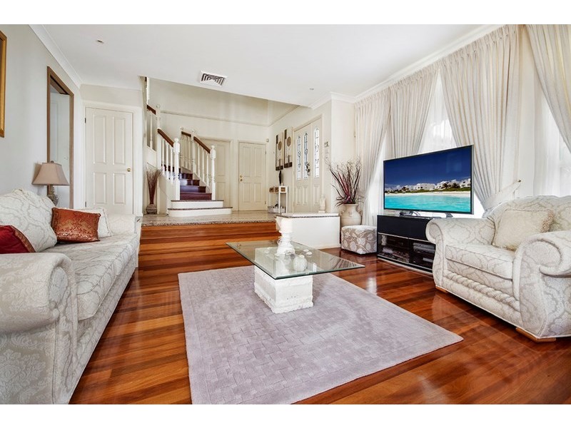 15 Llanberis Drive, Menai NSW 2234