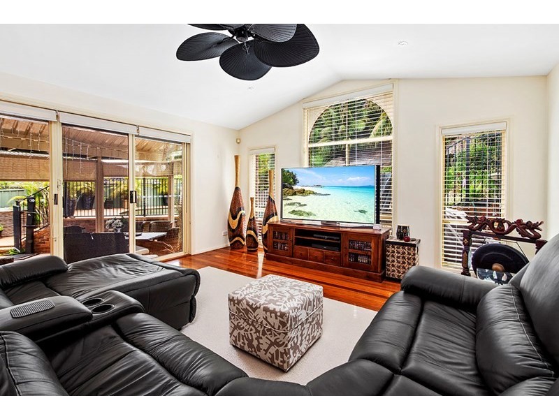 15 Llanberis Drive, Menai NSW 2234