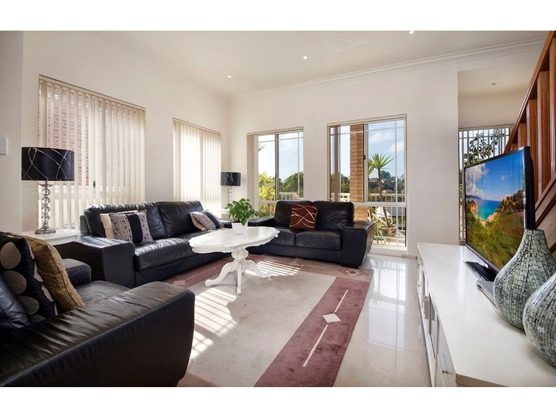 10A Charlotte Place, Illawong NSW 2234