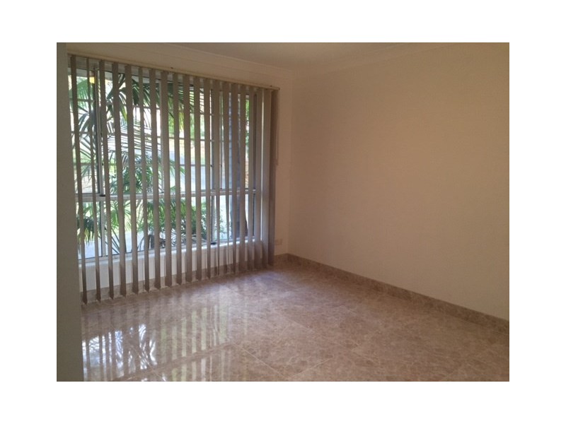 95 Blaxland Drive, Illawong NSW 2234