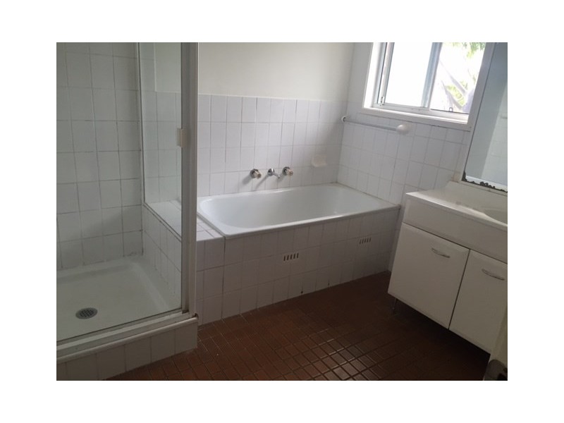 95 Blaxland Drive, Illawong NSW 2234