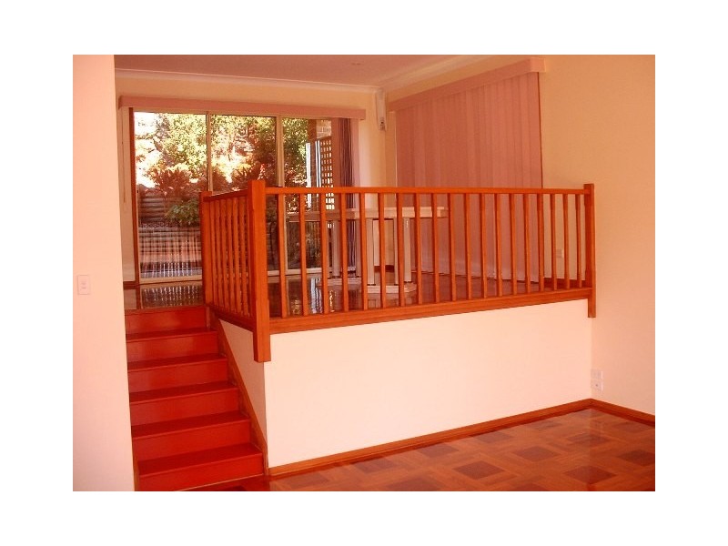 27 Burley Close, Illawong NSW 2234