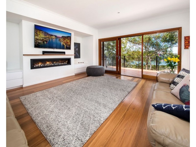 16 Fowler Road, Illawong NSW 2234