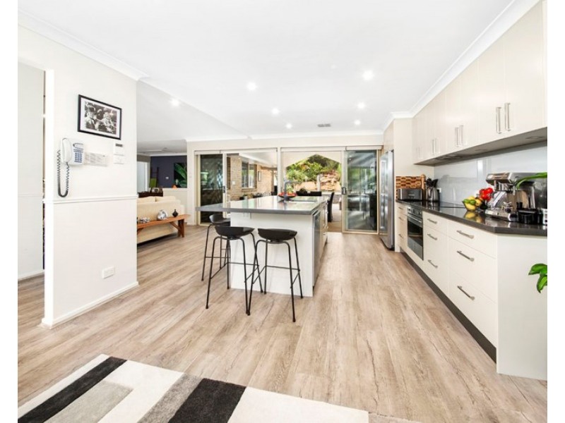 90 Beaumaris Drive, Menai NSW 2234